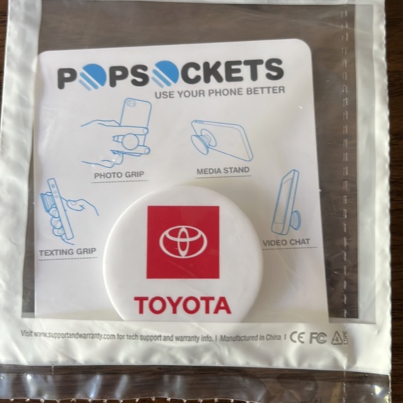 Whole lot of pop sockets - Picture 12 of 13